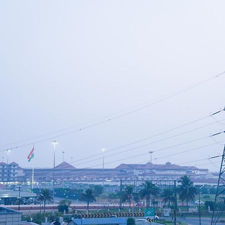 Fly View Airport Residency Otel Nedumbassery Dış mekan fotoğraf