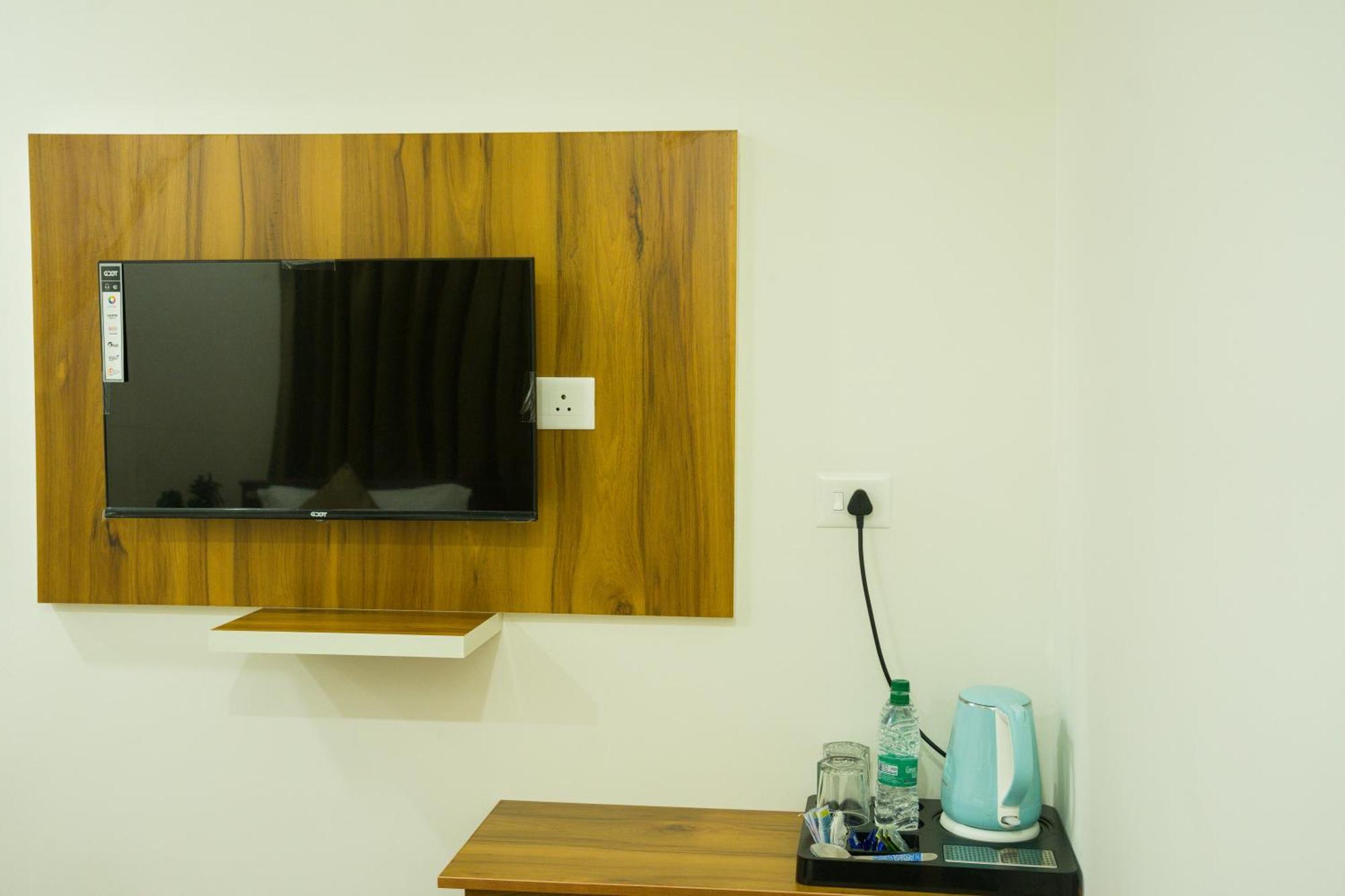 Fly View Airport Residency Otel Nedumbassery Dış mekan fotoğraf
