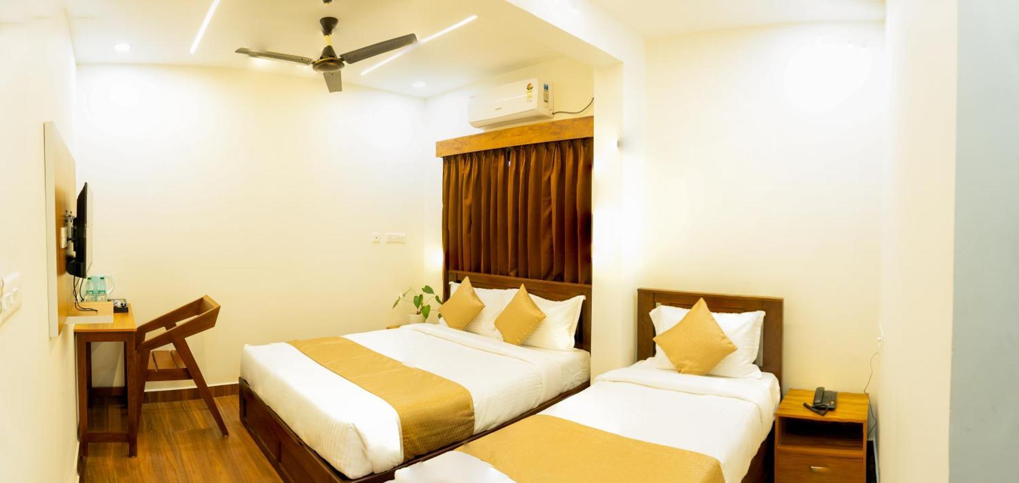Fly View Airport Residency Otel Nedumbassery Dış mekan fotoğraf