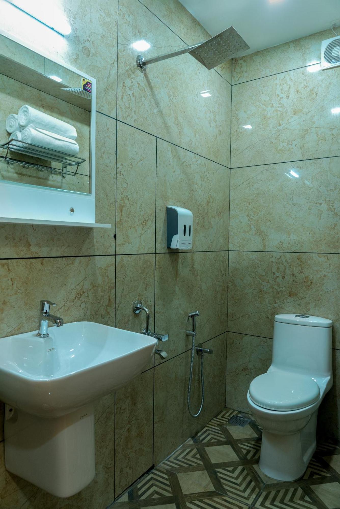 Fly View Airport Residency Otel Nedumbassery Dış mekan fotoğraf