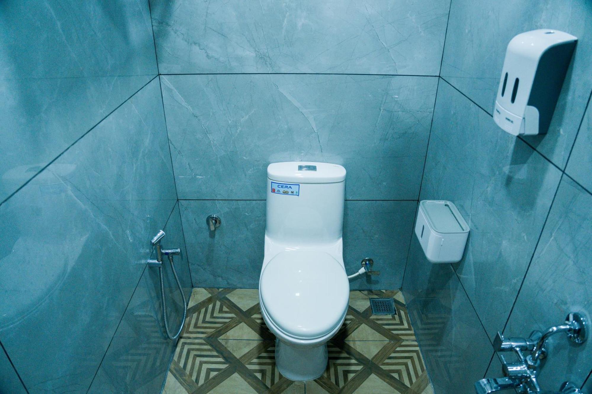 Fly View Airport Residency Otel Nedumbassery Dış mekan fotoğraf