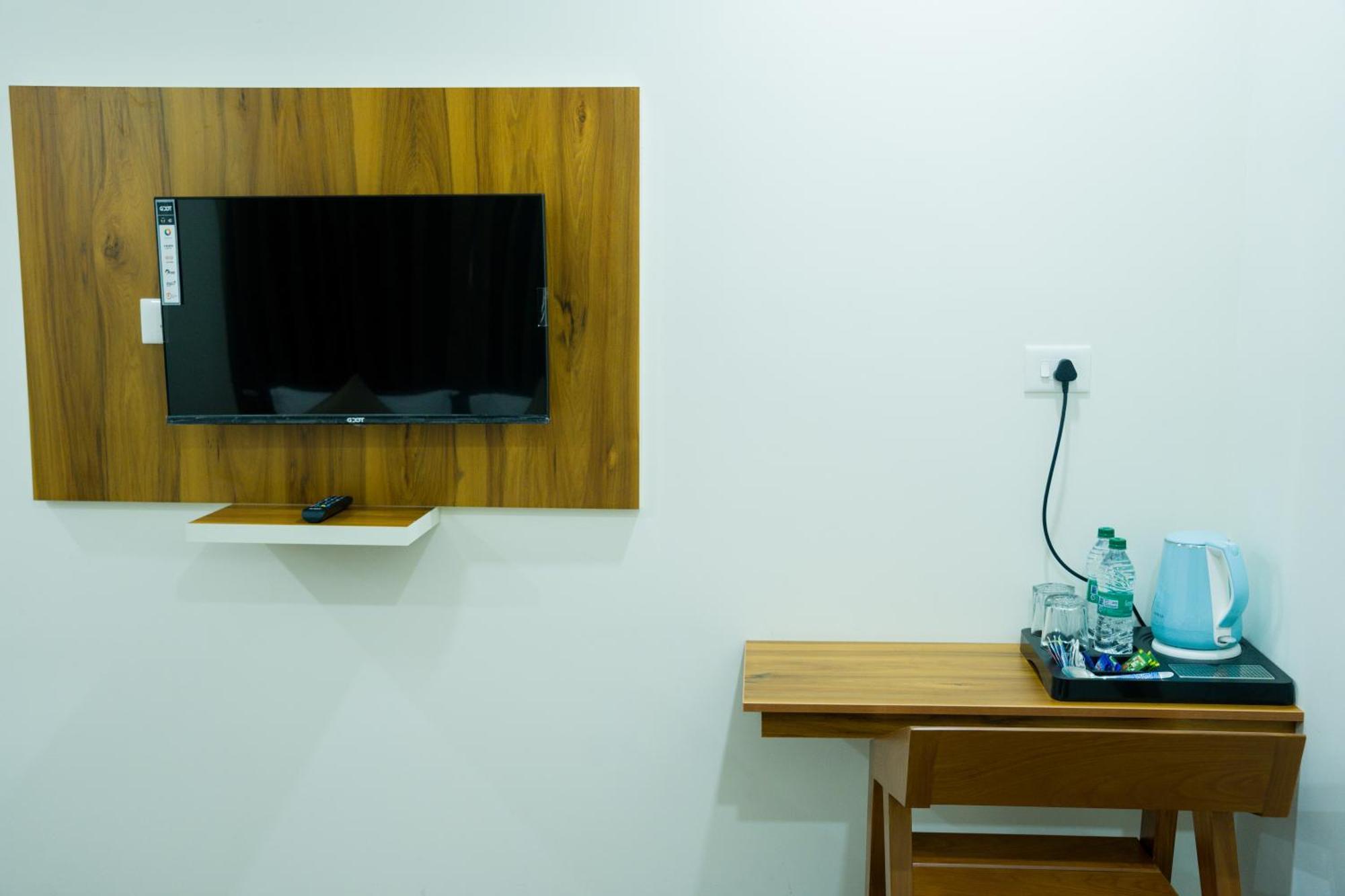 Fly View Airport Residency Otel Nedumbassery Dış mekan fotoğraf