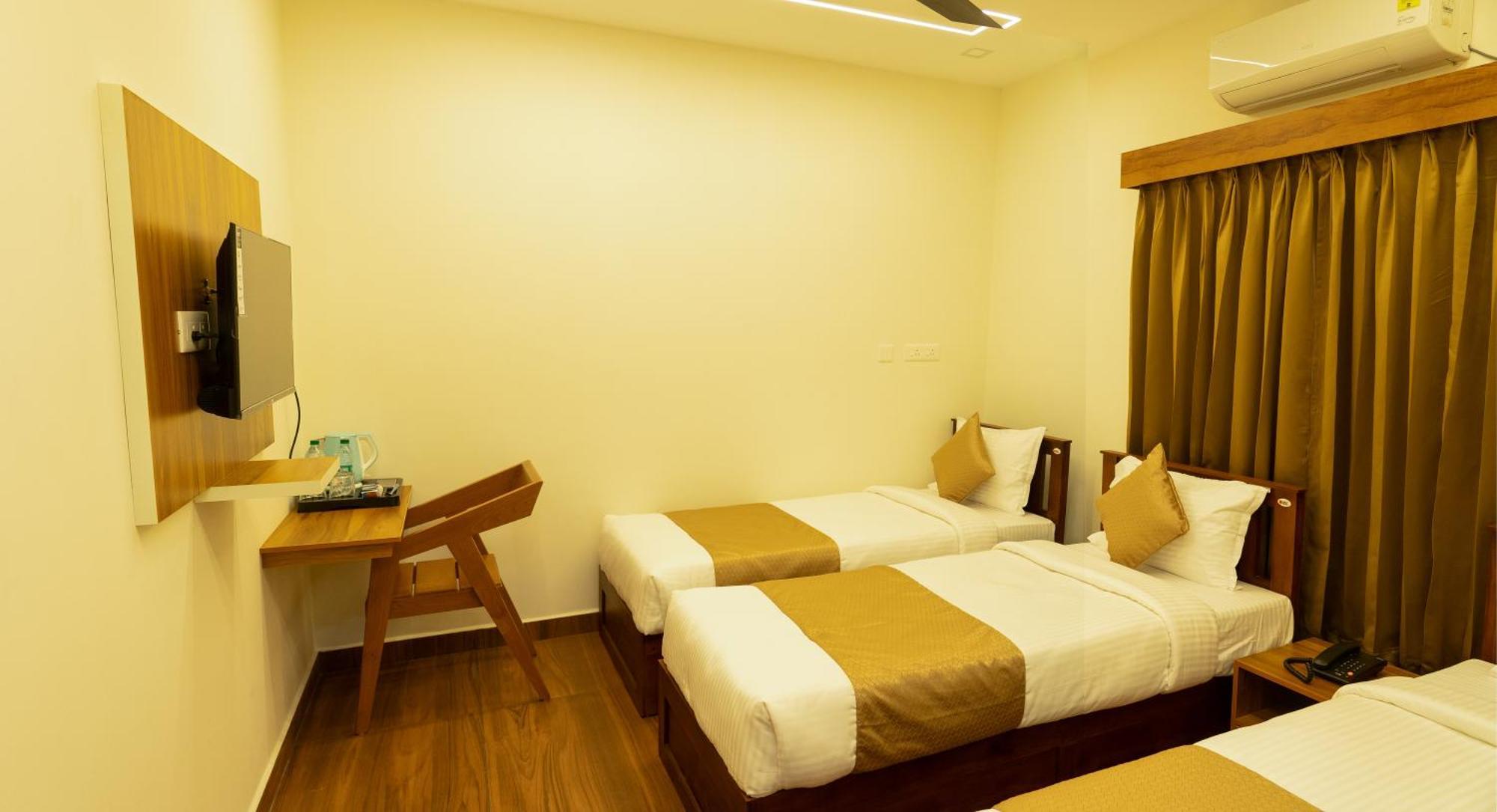 Fly View Airport Residency Otel Nedumbassery Dış mekan fotoğraf