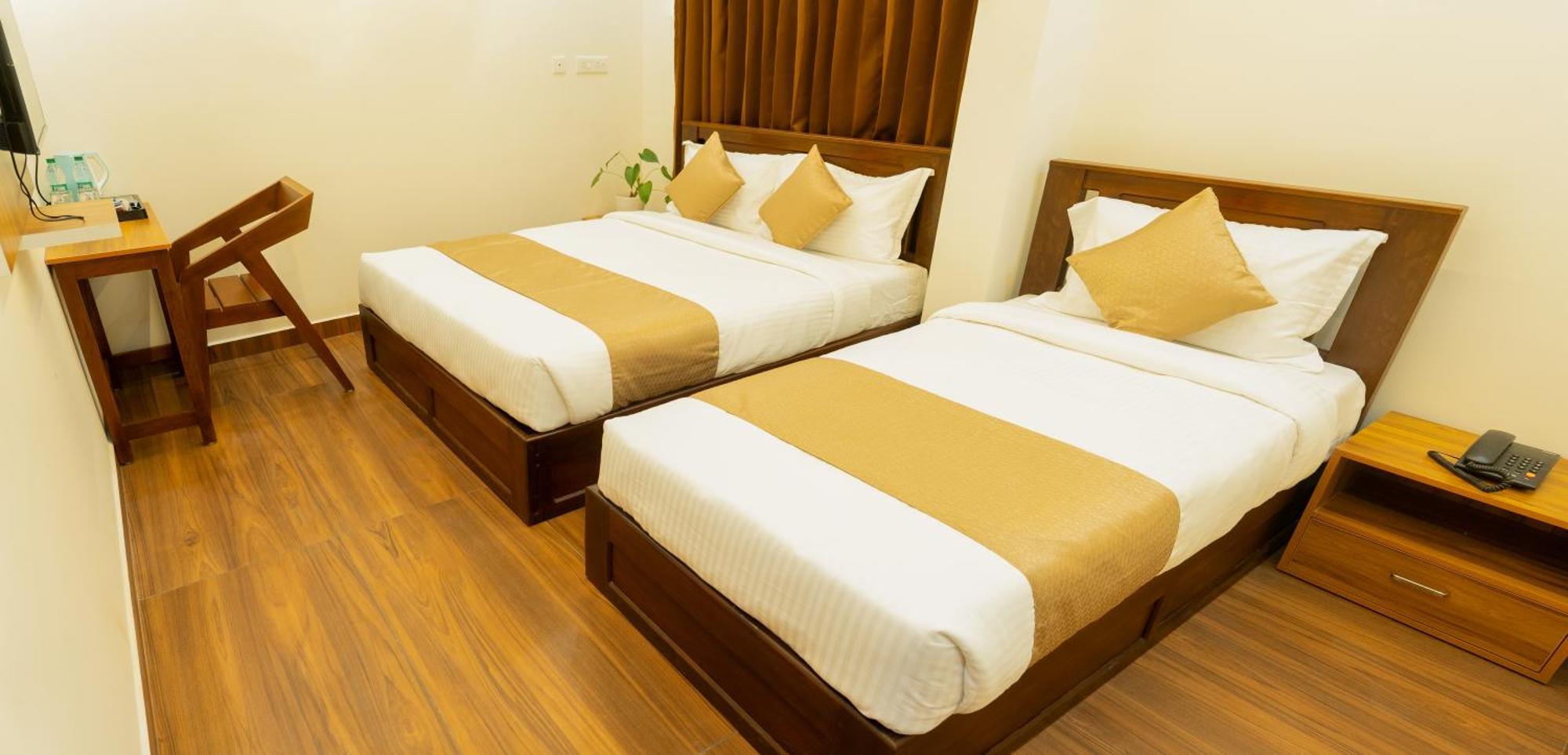 Fly View Airport Residency Otel Nedumbassery Dış mekan fotoğraf