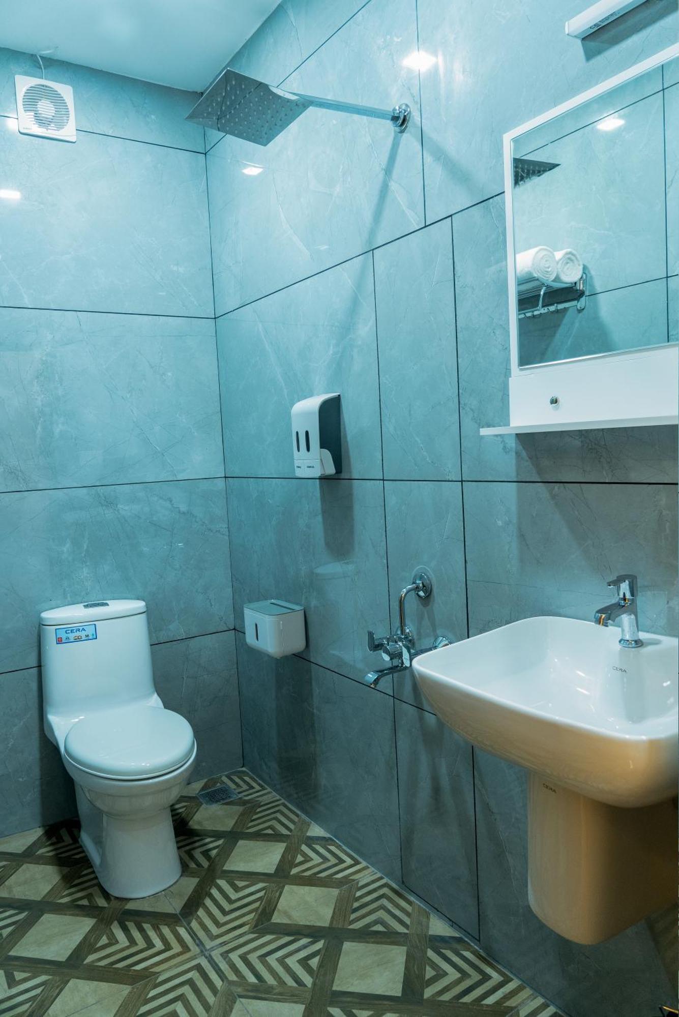 Fly View Airport Residency Otel Nedumbassery Dış mekan fotoğraf