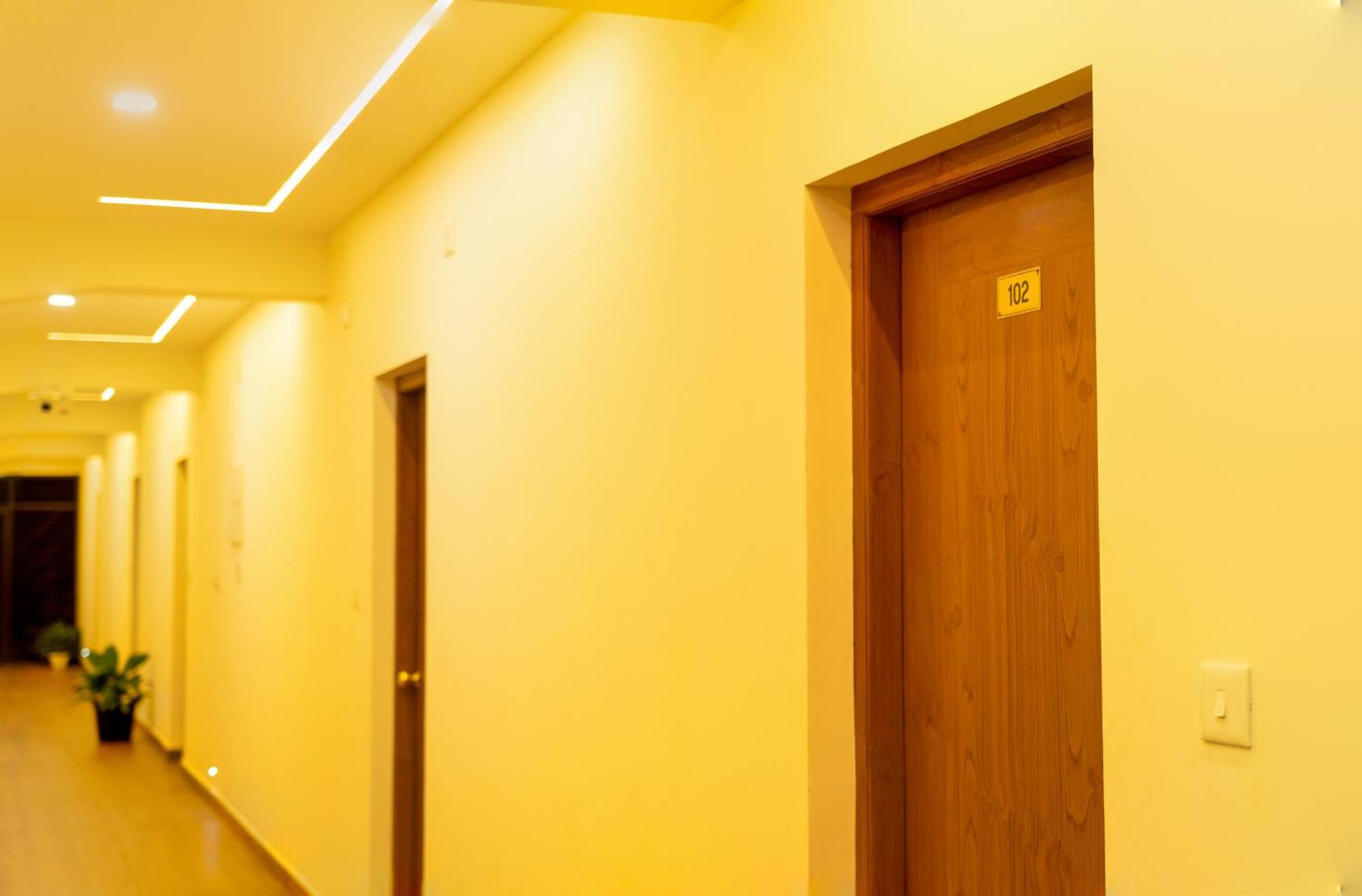 Fly View Airport Residency Otel Nedumbassery Dış mekan fotoğraf
