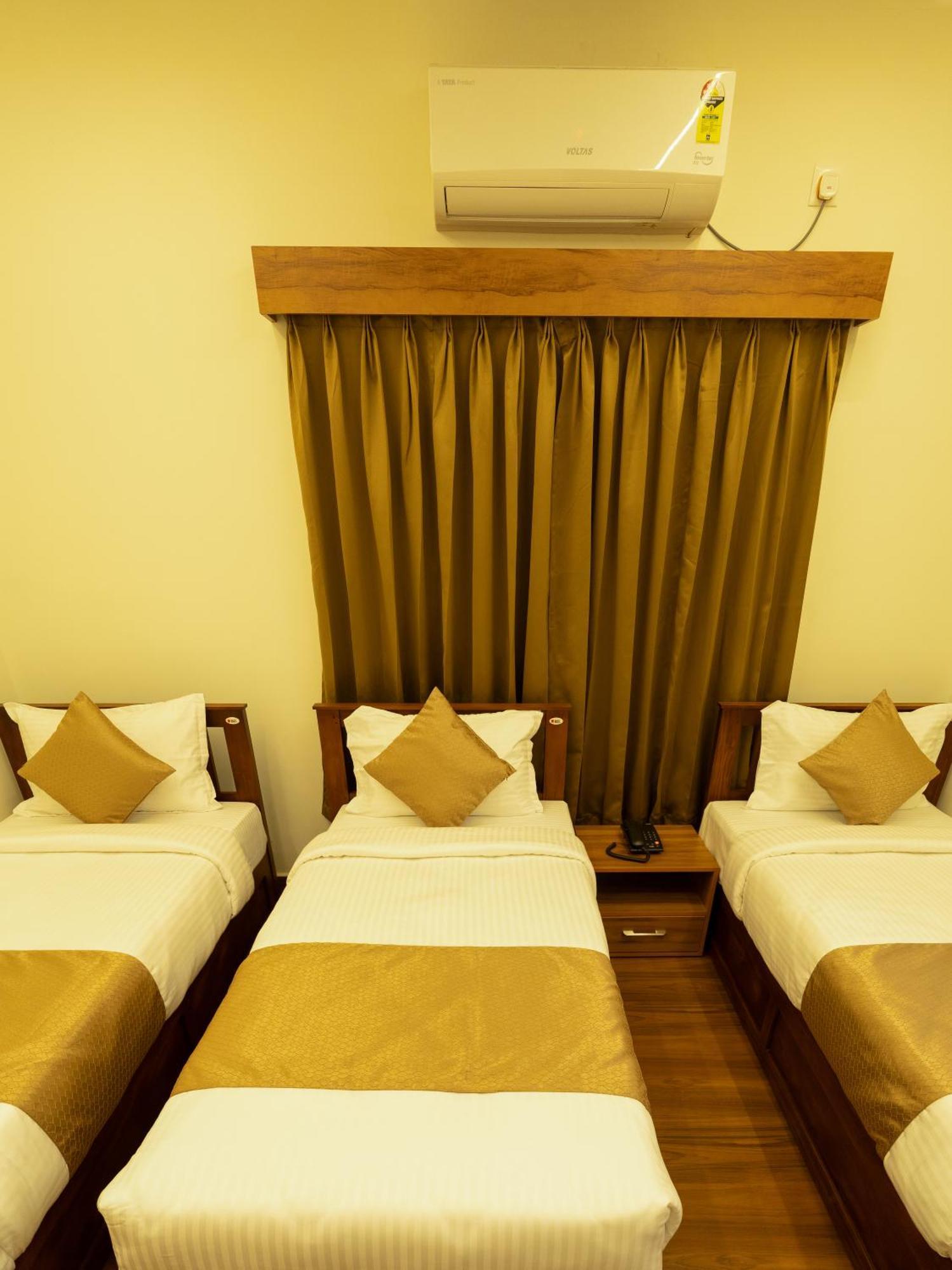 Fly View Airport Residency Otel Nedumbassery Dış mekan fotoğraf