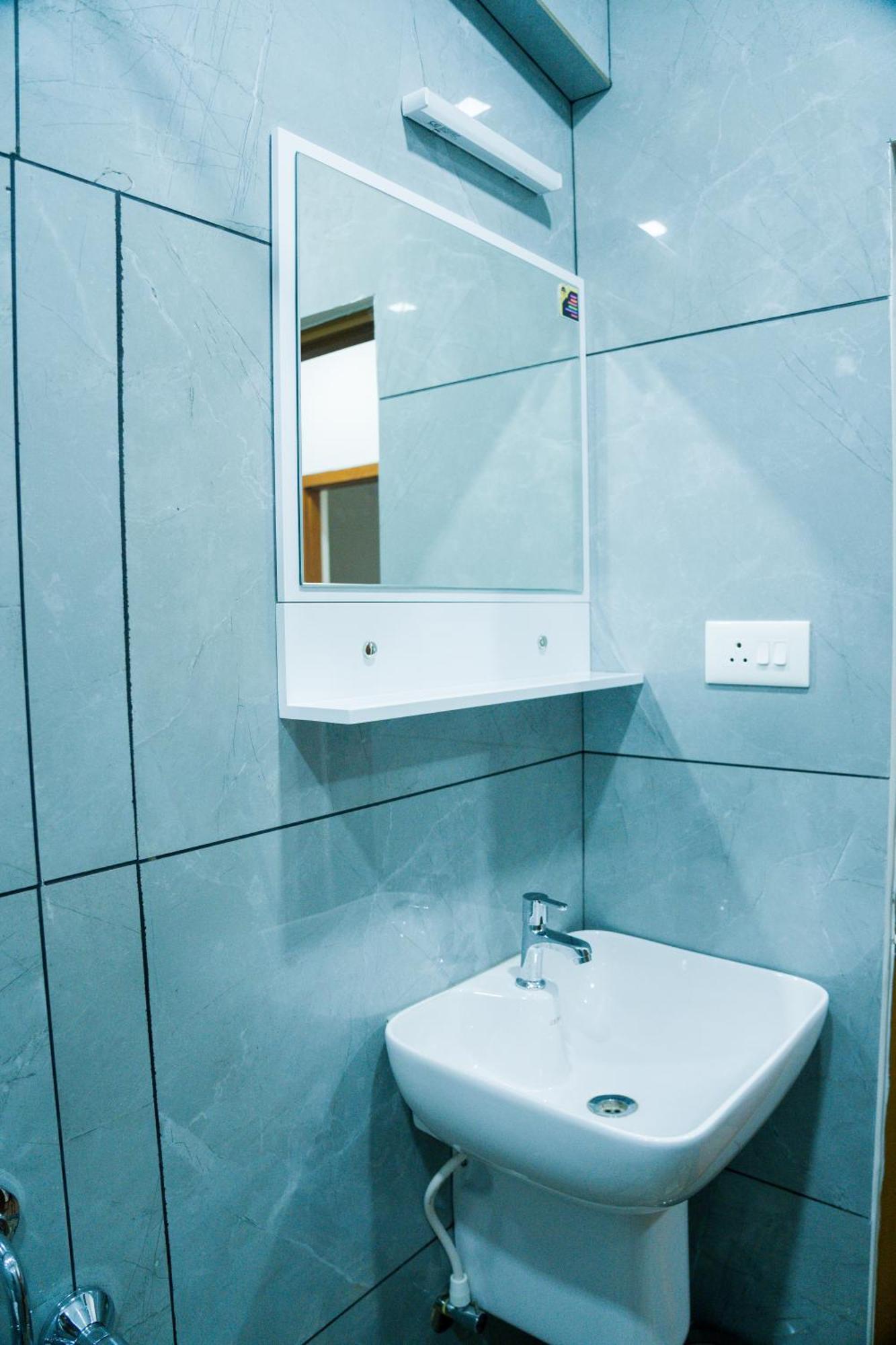 Fly View Airport Residency Otel Nedumbassery Dış mekan fotoğraf