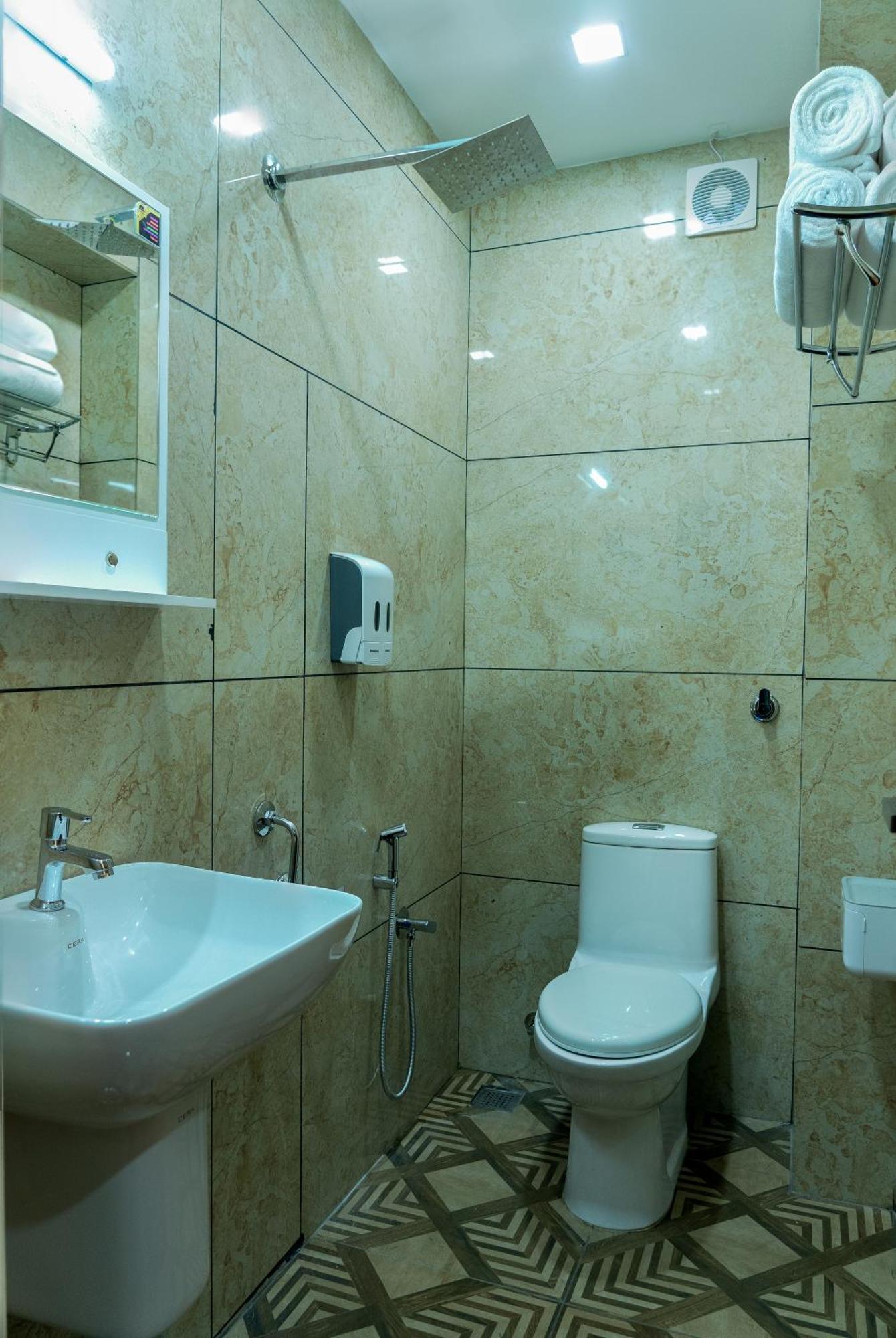 Fly View Airport Residency Otel Nedumbassery Dış mekan fotoğraf